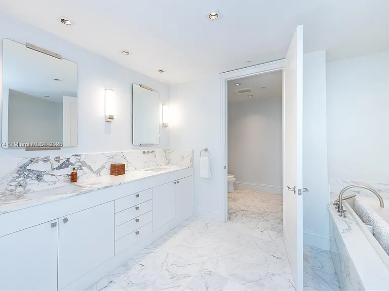 10295 Collins Ave #2506 — Photo 9