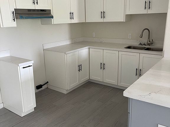 3rd image of 617 E Washington St #11022755