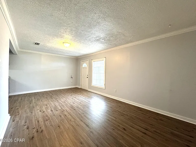 237 Helen Ave #E — Photo 4