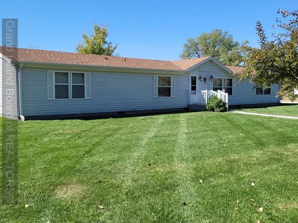 339 N 11th St, Loup City, NE 68853