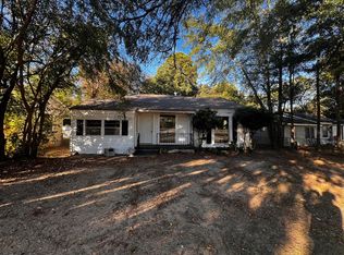 849 Singapore Dr, Wake Village, TX 75501