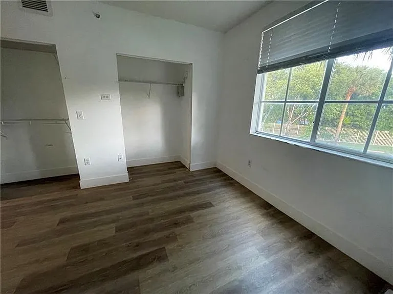 2160 E Preserve Way #201 — Photo 11