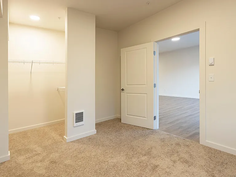 Magnesium Village Apartments — Photo 60