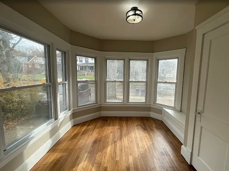 3235 Oak Rd — Photo 2