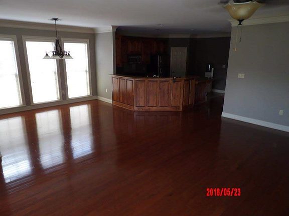 5th image of 109 Mill Quarters Dr