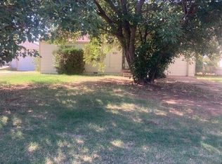 921 E Oakwood Ave, Altus, OK 73521