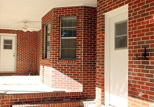 house for rent-Back porches