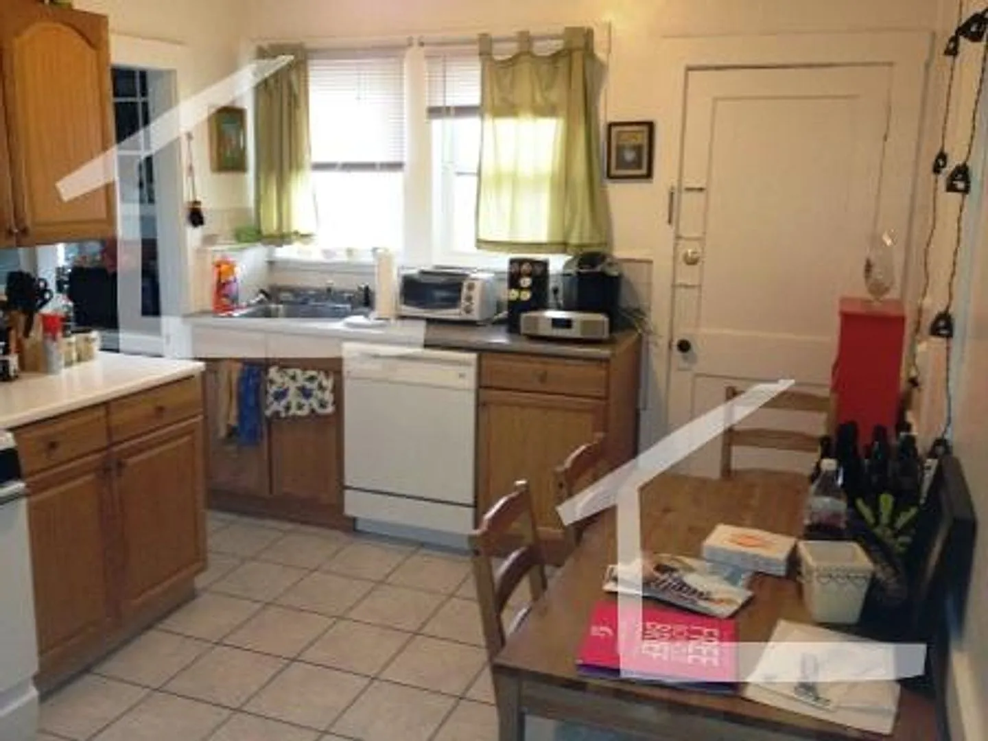 Nice 3 bed in Oak Square — Photo 2