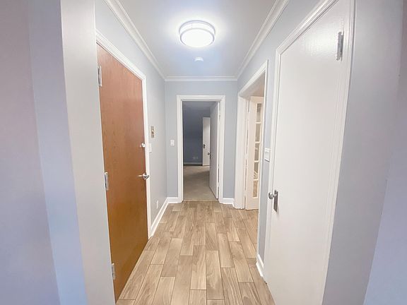 4th image of 5534 W Berteau Ave Unit G