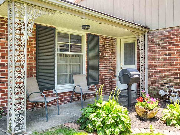 5th image of 1212 Plaza Dr