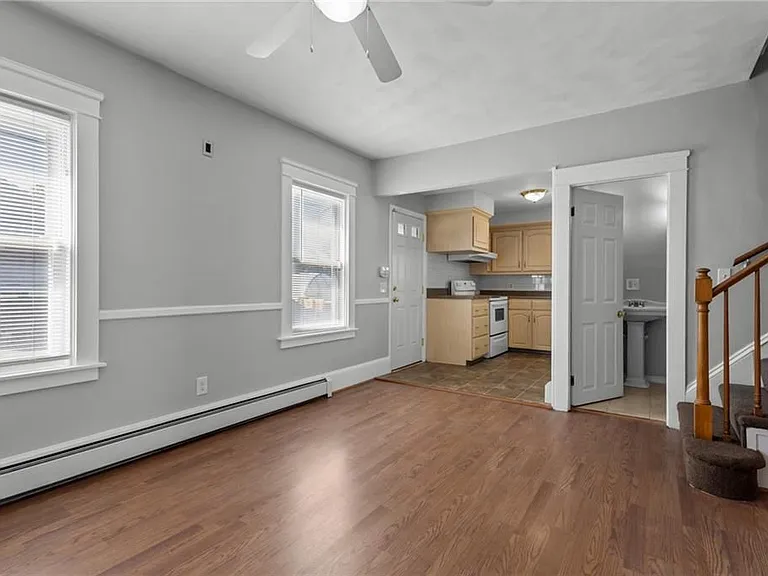 9 Gardner Ave — Photo 8