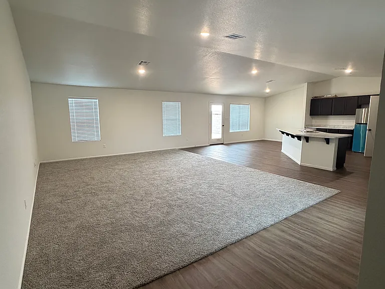 7215 E 44th Ln — Photo 12