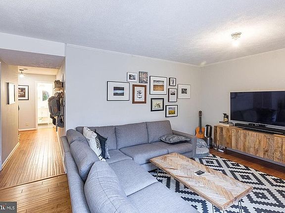 5th image of 3183 Lindenwood Ln