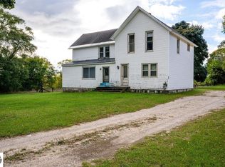 980 S Herman Rd, Suttons Bay, MI 49682