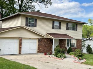 825 Norwich Dr, Saint Charles, MO 63301