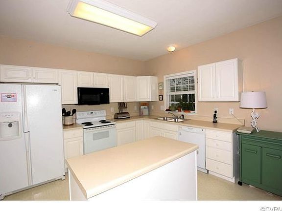 3rd image of 7700 Hungary Woods Pl