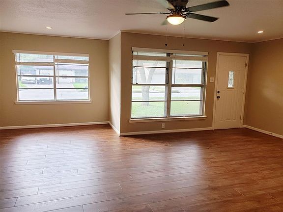 3rd image of 3525 Antilles Dr