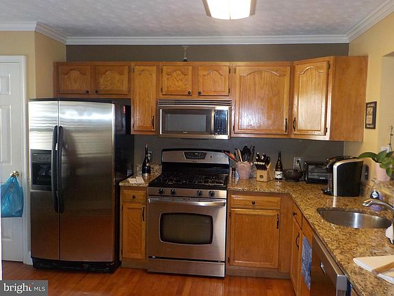 2nd image of 200 Park Brook Ct