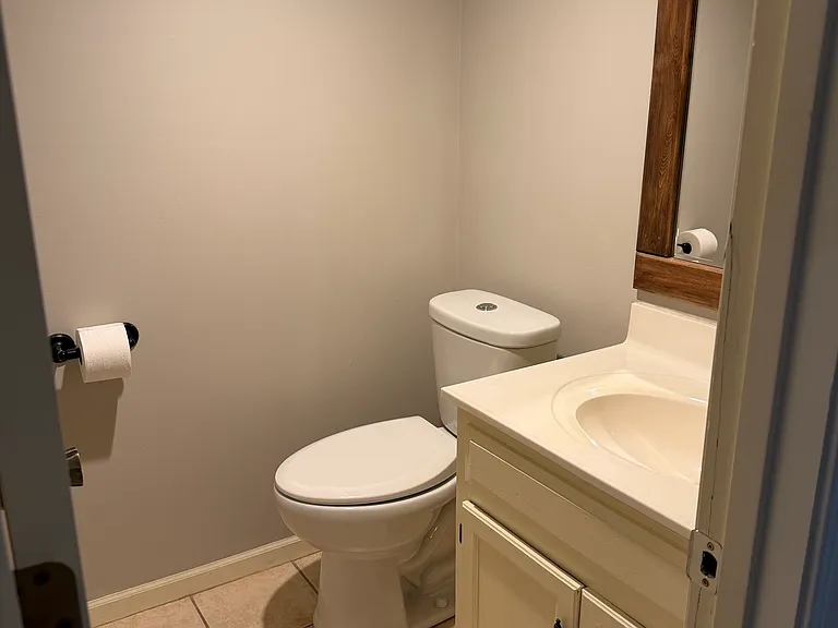 406 NE Independence Ave #A — Photo 7