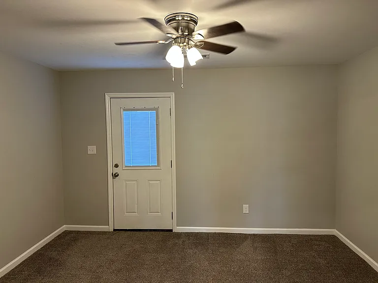 2010 Dolly Dr — Photo 15