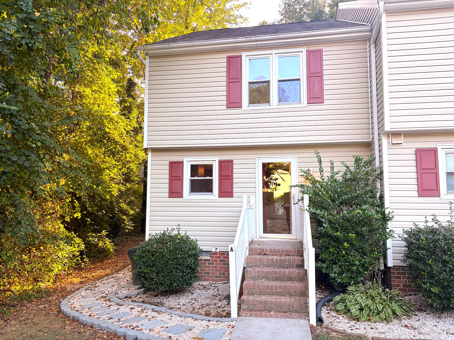 3 bed, 2.5 bath, 1250 sqft, $1,695 — Photo 1