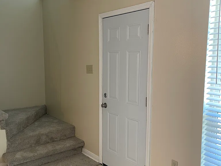 1153 Heather Ln #B — Photo 7