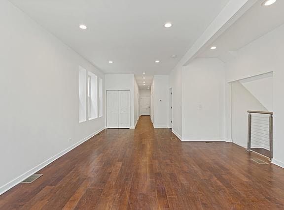 4th image of 7017 S Eberhart Ave #1