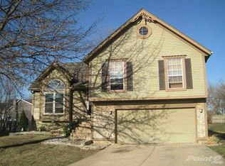 8000 W 149th Ter, Overland Park, KS 66223