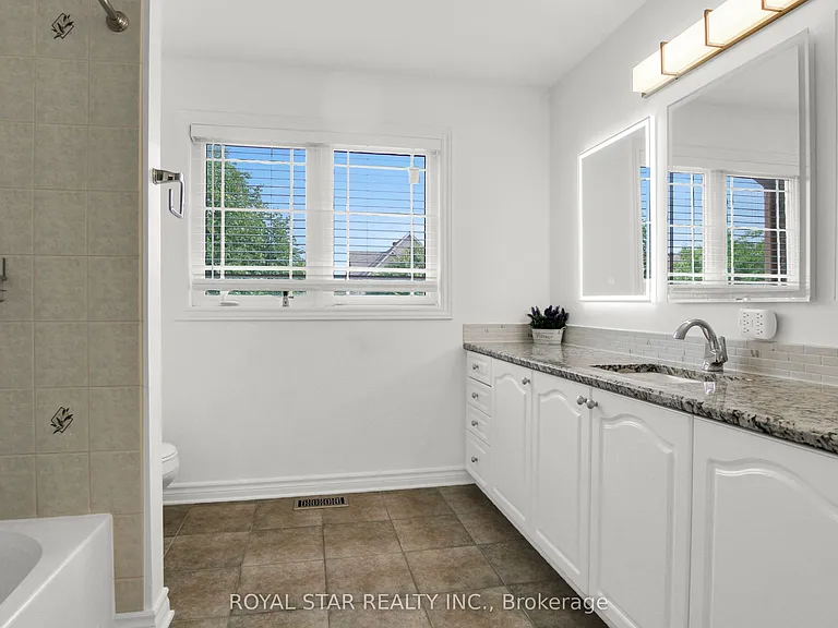 115 Tapestry Dr #1 — Photo 34