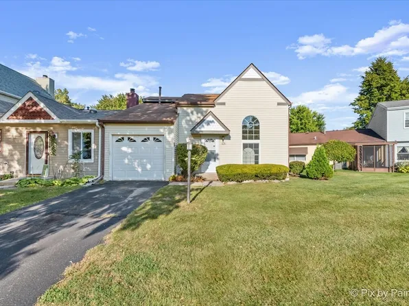 1131 Pond Point Rd, Woodstock, IL 60098