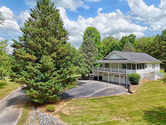2nd image of 2421 Settlers Ridge Rd