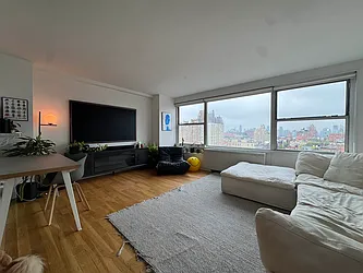 33 Greenwich Avenue, #15A