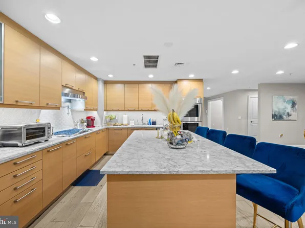 801 Key Hwy Unit 236, Baltimore, MD 21230