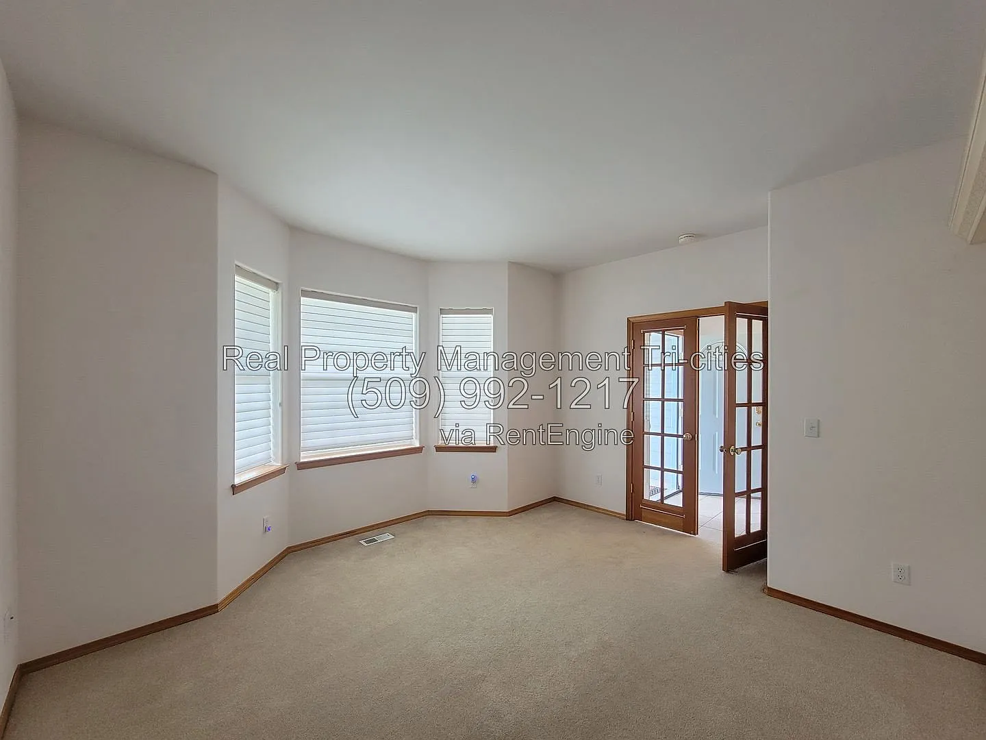 3 bed, 2.0 bath, 2021 sqft, $2,375 — Photo 4