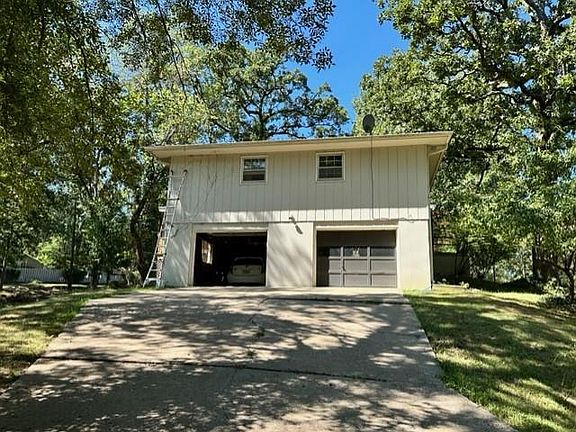 3rd image of 777 Tanglewood Ln