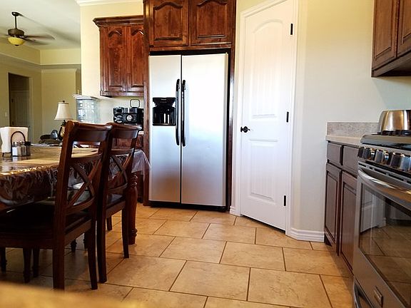 3rd image of 506 Waverly Dr
