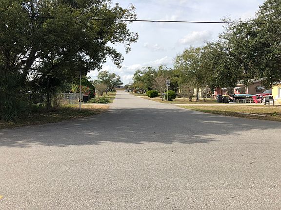 3rd image of 2525 Tall Palm Ave