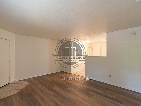 5th image of 3721 Maria Cir