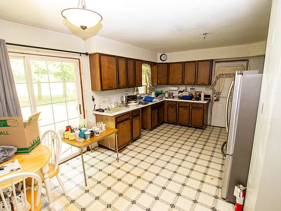 3rd image of 64770 Wade Rd