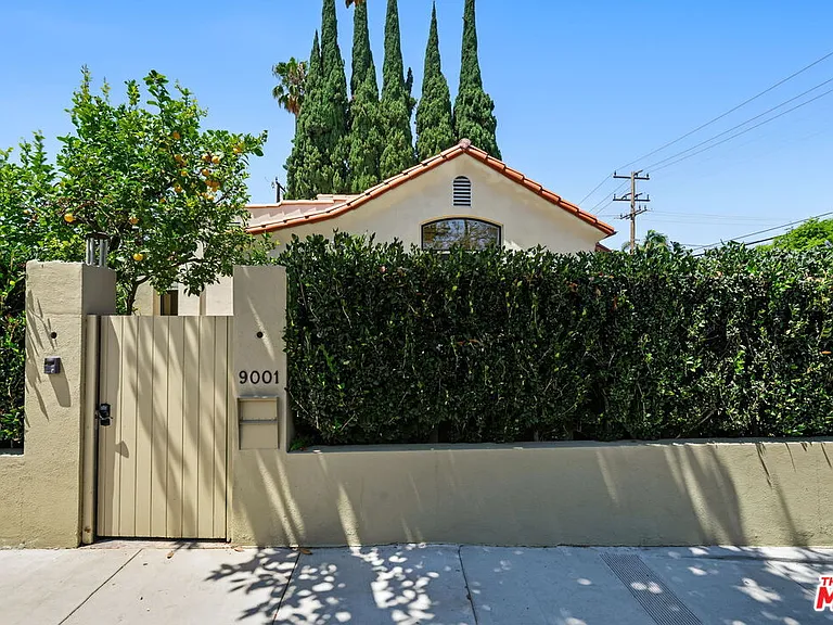 9001 Rosewood Ave — Photo 1
