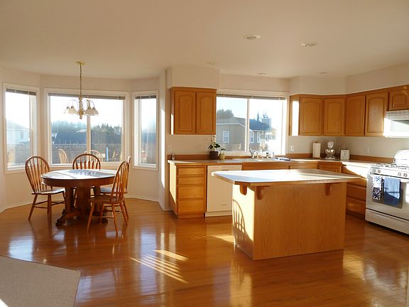 5th image of 15030 59th Dr SE