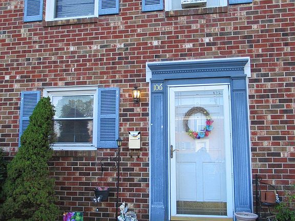 3rd image of 106 Cambridge Sq