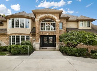 33 Royal Vale Dr, Oak Brook, IL