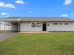 31 Pleasant Ln, Levittown, PA 19054