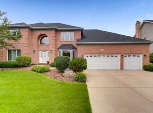 6309 Bobby Jones Ln, Woodridge, IL 60517