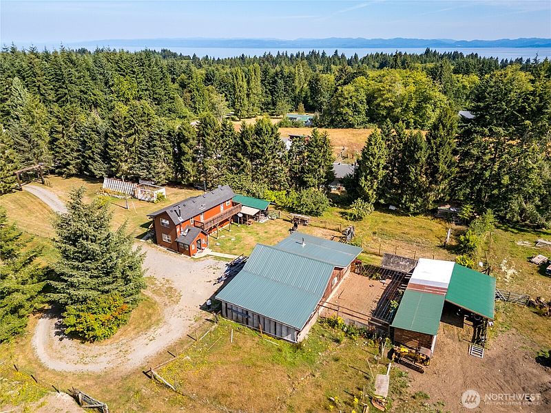 2nd image of 332 Whiskey Creek Beach Rd