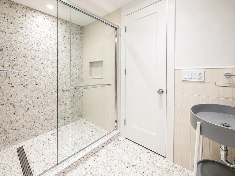 90 Bedford St #1R — Photo 12