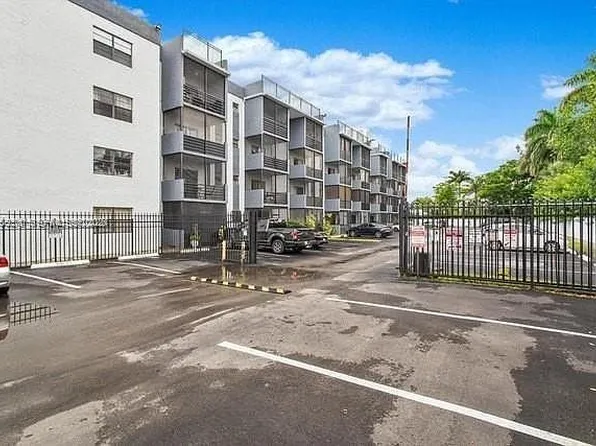 13500 NE 3rd Ct APT 205, North Miami, FL 33161