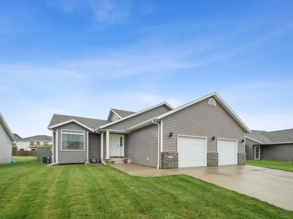 122 Hawk Ave, Eagle Lake, MN 56024