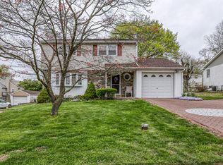 1327 Rowland Rd, Langhorne, PA 19047